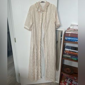 Vintage lord and Taylor lace nightgown robe